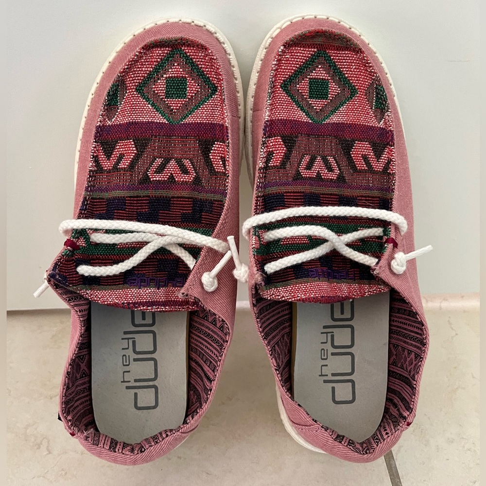 Hey Dude size 9 Wendy Boho distressed Maya